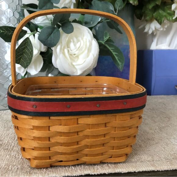 Longaberger 1992 Small Strawberry Basket with Protector - Picture 1 of 5